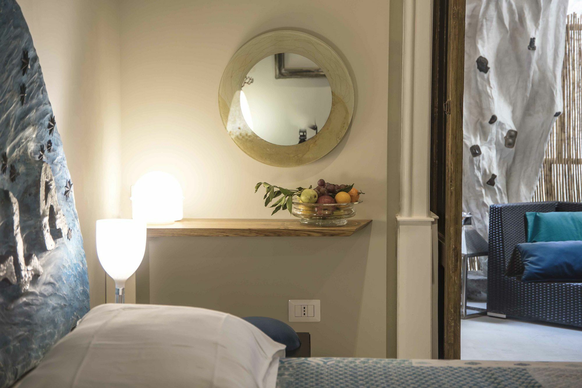Atelier Ines B&B Home Gallery เนเปิลส์ ภายนอก รูปภาพ